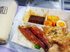 照燒鰻魚拼雞扒便當-阿里山珍珠奶茶便当