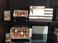 -Laderach 莱德拉(上海环贸iapm店)