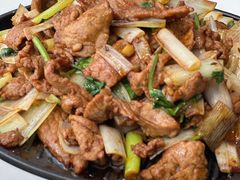 经典葱爆小羔羊肉-悦融·京鲁菜·露台花园(安定门店)