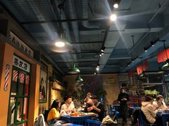 -马路边边串串香形象店(磐石路店)