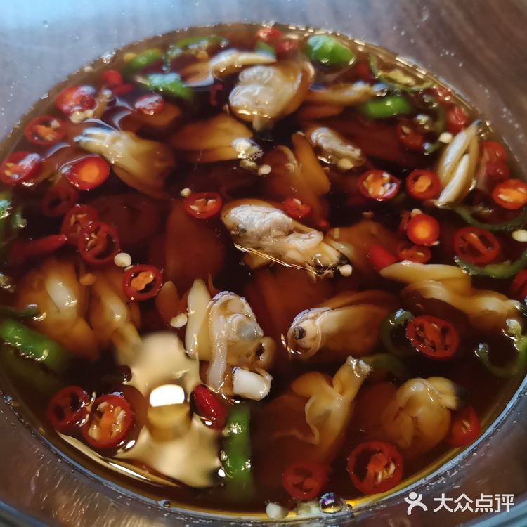 花甲剥壳放入其中就可以蘸着吃了～很清爽