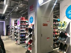-唯品会(北京国瑞城店)