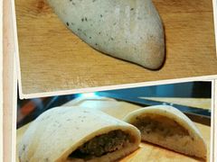 烤牛肉披萨饺-巴黎贝甜(大宁国际商业广场店)
