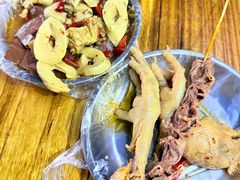 面筋和血双拼-梁老三麻辣鸡头(汝河小区店)