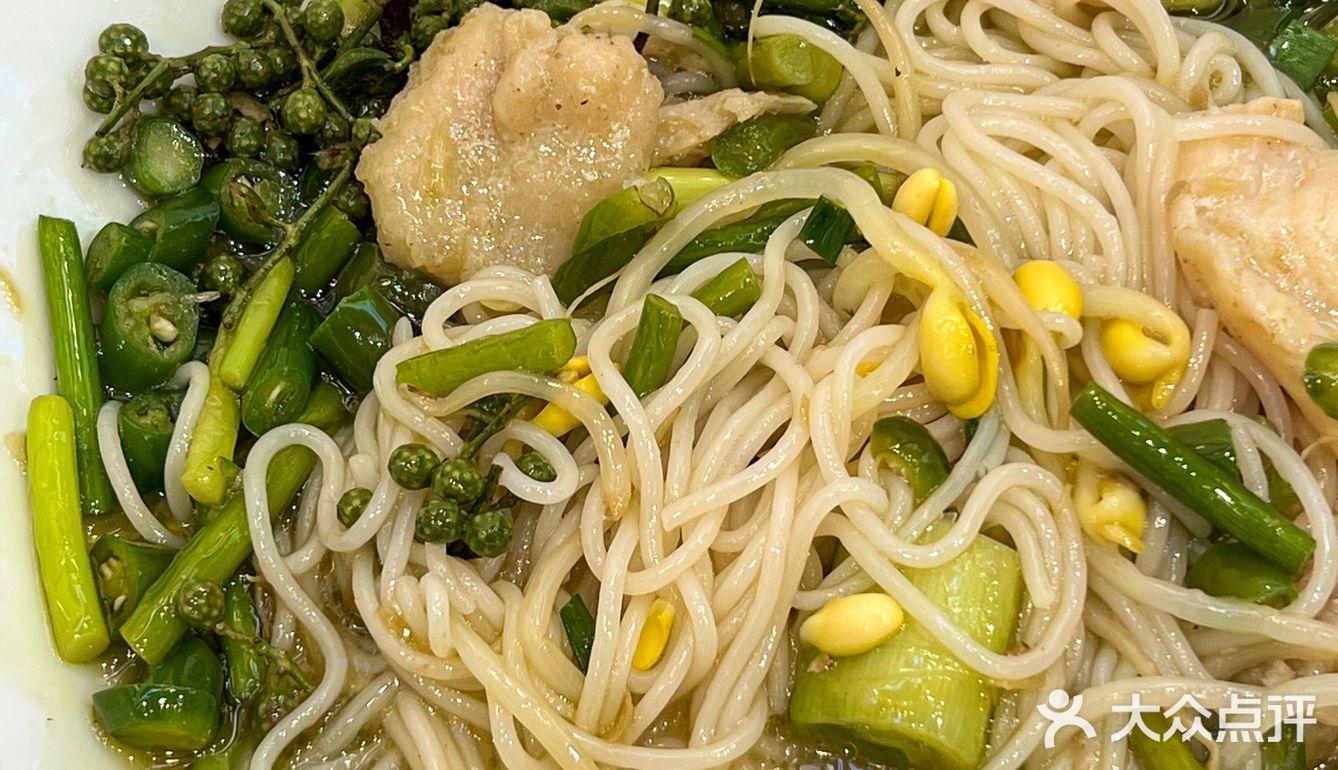 📍看孃孃这炒菜姿势我就知道这碗米线绝了！