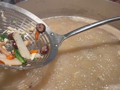 -尚尚仙·酸汤猪手·猪肚鸡火锅(华联万柳购物中心店)