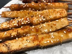 -何妹湿辣牛肉·粤式烧烤砂煲(桂雅路店)