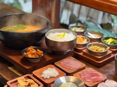 -银米·云南传统过桥米线(双廊黑金冠店)