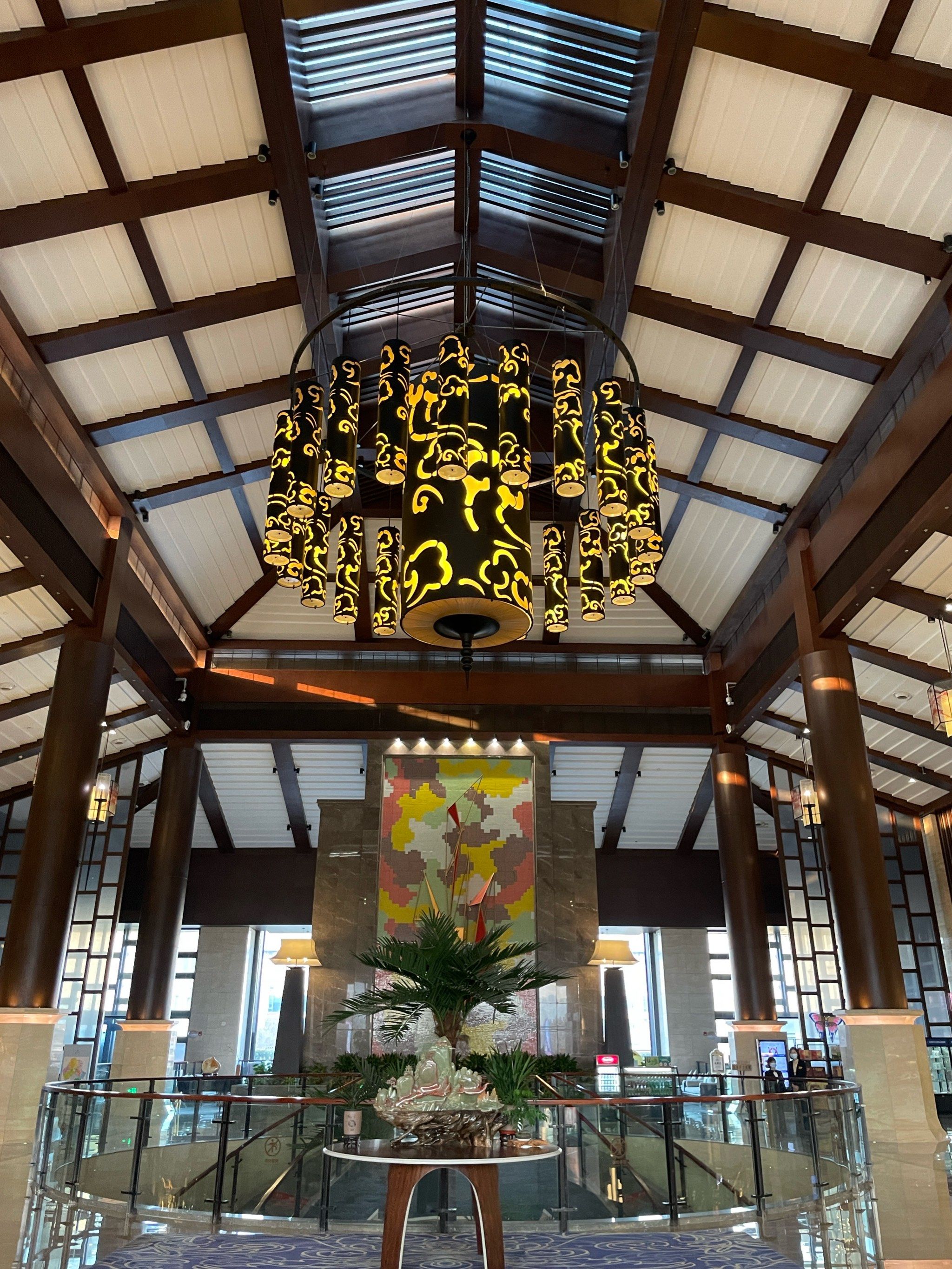 潍坊|宫廷风的蓝海大酒店只要300块