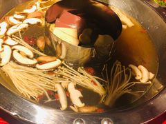 -谭鸭血老火锅(万象九宜城店)