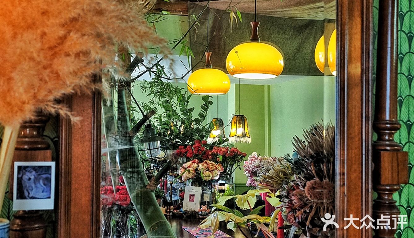 属于胡同的浪漫🌹复古又治愈的咖啡新店