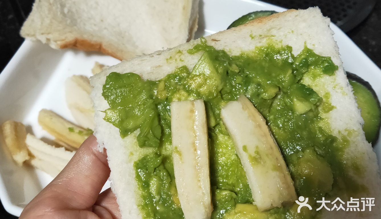 自制牛油果香蕉蛋卷
