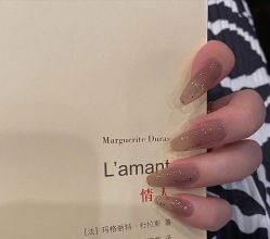 -悦指间美甲美睫