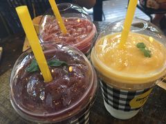 -莓园冰淇淋店