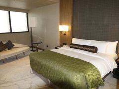 -上海滴水湖皇冠假日酒店