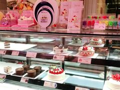 面包甜点陈列柜-巴黎贝甜(五月花广场店)