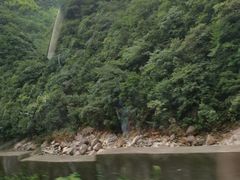 -安吉龙王山峡谷漂流