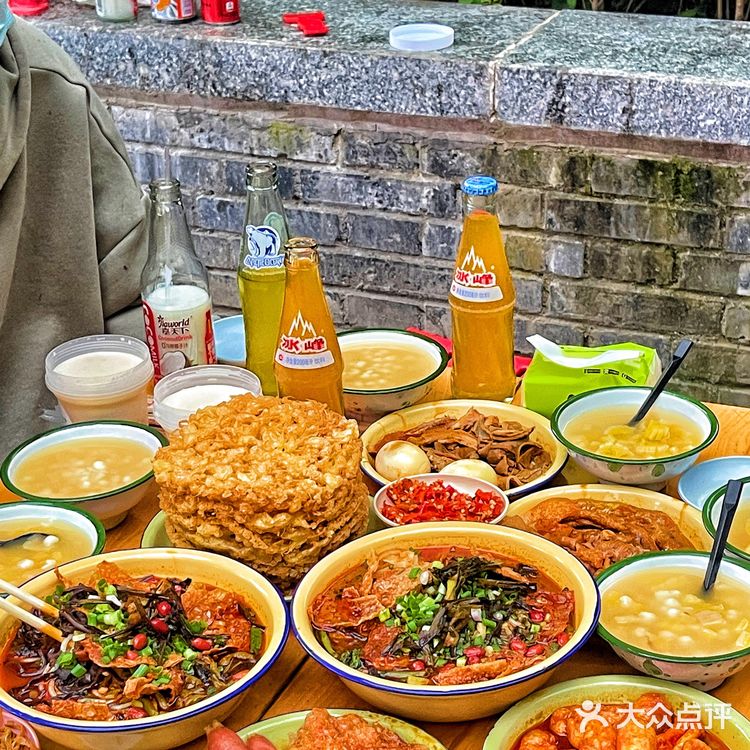 关于我在西安坐车一小时也要去吃的首家糖水和柳州螺蛳粉 