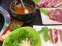 -胡悦里韩式烤肉(芝罘万达广场店)