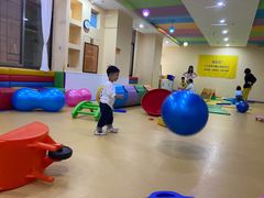 -瑞恩宝感统训练·语言提升·蒙氏托育中心