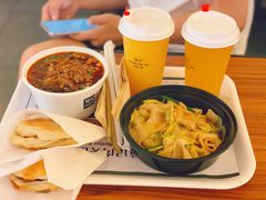 -荀记肉夹馍(三八家乐福店)