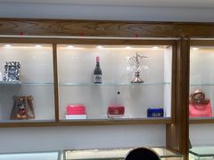 -品真阁华夏典当行(四通桥店)