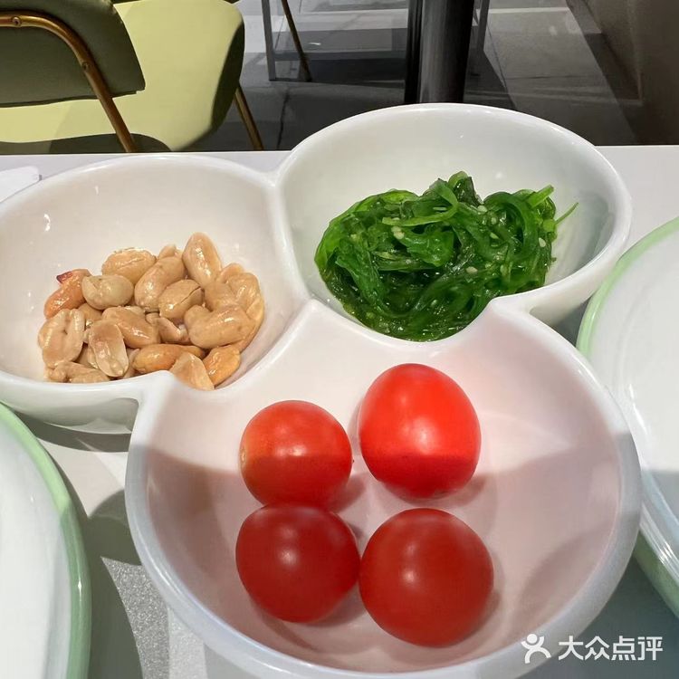 c罗的票没抢到，我吃个椰子鸡可以吧[发怒]