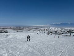 -丝绸之路山地度假区滑雪场