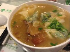 猪软骨菠菜鲜虾饺米线-翠华餐厅