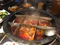 -宽板凳老灶火锅(簋街店)