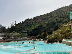 -十万大山布透温泉