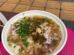 -啊墨江牛烂烀米线