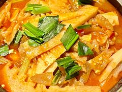 明炉酸辣牛蹄筋-松茸小馆·云南特色餐厅