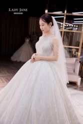-Lady  Jane高端婚纱礼服馆