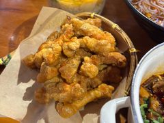 -爆炸头阿姨小四川正宗川味小吃(无任何分店)