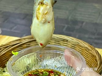 南宁夜市美食 | 肉质鲜美的高压锅生蚝🦪