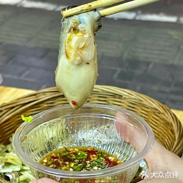 南宁夜市美食 | 肉质鲜美的高压锅生蚝🦪