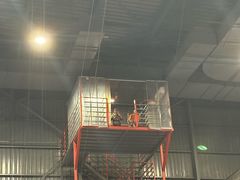 -极限PLAY运动娱乐新世界·团建派对潮玩休闲馆·室内蹦极高空游乐园