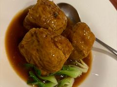 泗桥油面筋塞肉-阳澄湖费尔蒙酒店颐丰阁中餐厅(马鞍山西路店)