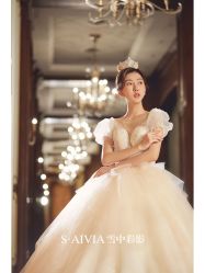 -雪中彩影婚纱摄影·微光艺术中心