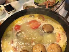 -鲜入围煮花胶鸡海鲜火锅
