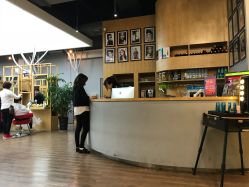 -塞巴斯汀SEBASTIAN专业美发店