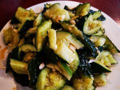 拍黄瓜-玫瑰红烤羊排(北新桥三条店)