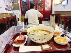 -百年老字号·观振兴蟹黄面·三虾面·苏式面(观前街富仁坊巷店)