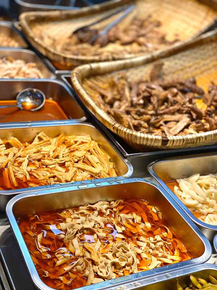 川王氏现捞鸭脖-"来得晚一些,很多东西都没有了,还想说大吃.