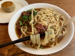 牛肉面-清真吴记门钉肉饼·喜多利