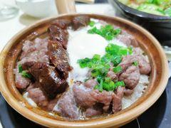 膶腸窩蛋牛肉飯-坤记煲仔小菜(西环店)