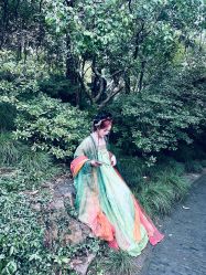 -一揽芳华汉服旗袍体验馆(拙政园店)