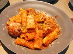 直通心粉配肉丸-Carbon莫卡哆·意大利复古集市餐厅(杭州大厦店)