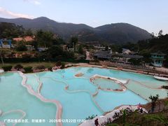 -十万大山布透温泉